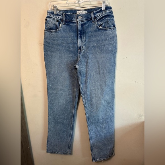 Abercrombie 90’s Straight Ultra High Rise Size 10S Light Wash Side Slit - Picture 1 of 5